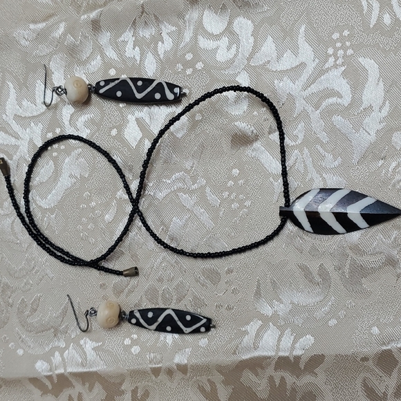 Jewelry - Earrings and necklace